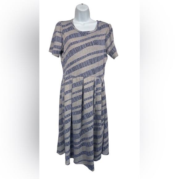 LuLaRoe Dresses & Skirts - LuLaRoe Amelia dress size XL